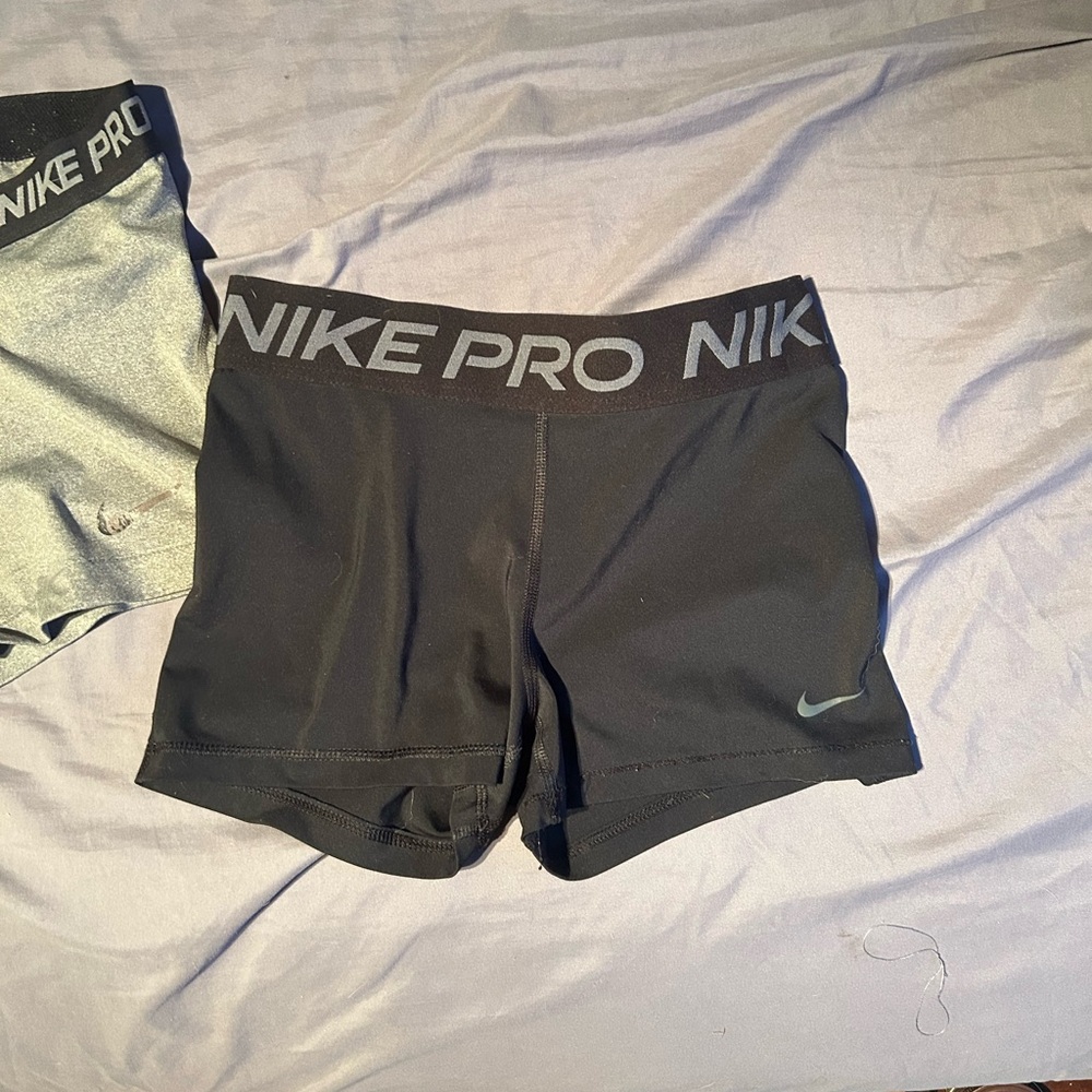 NIKE PRO SHORTS